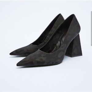 Zara Black Geometric Printed Fabric High-Heeled Shoes. Size 8.